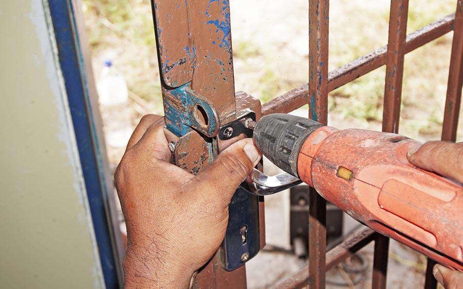 changer un barillet de porte fermée Mantes-la-Jolie